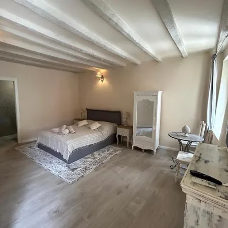 Casale *